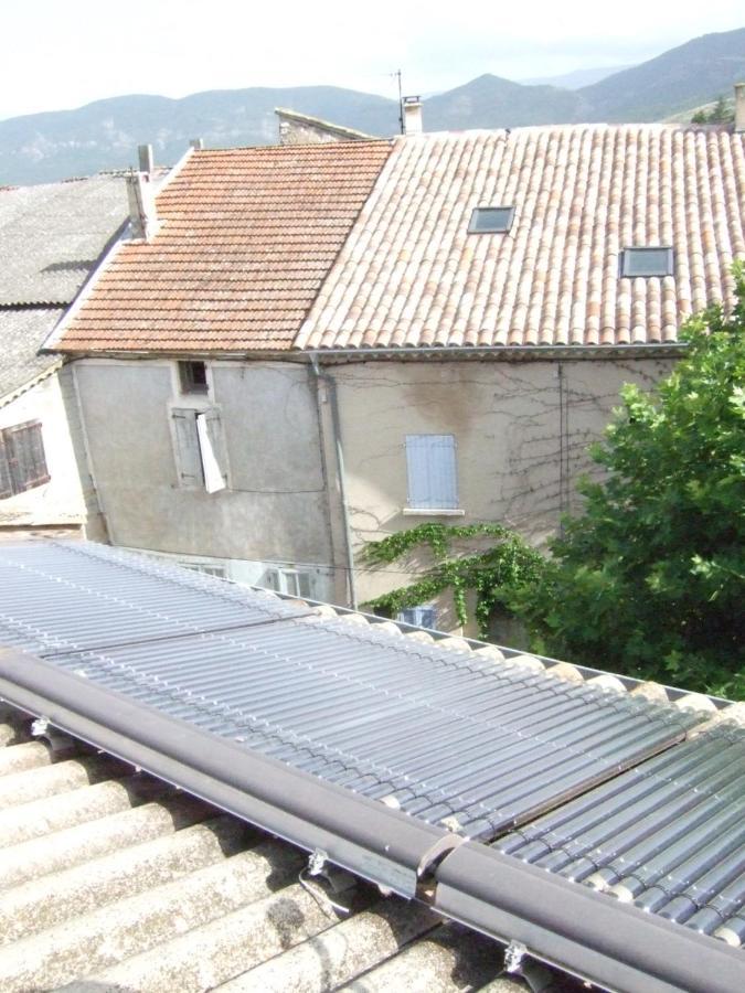 Une Maison Dans Le Village Ribiers Exterior photo